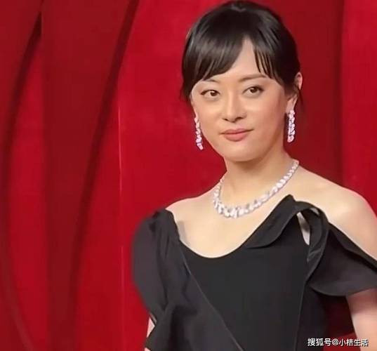 2025新澳正版资料今晚和孙俪唇下痣没了与孙俪嘴唇的痣