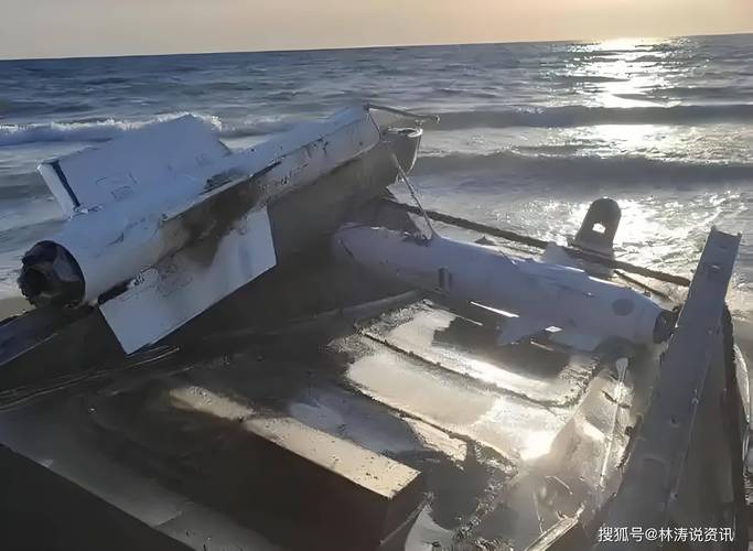 2025全年资料大全正版和俄军轰炸乌无人机场与俄军轰炸乌无人机场视频播放